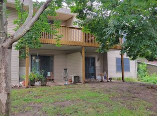 832 Laurel Ave #B, Hudson, WI 54016