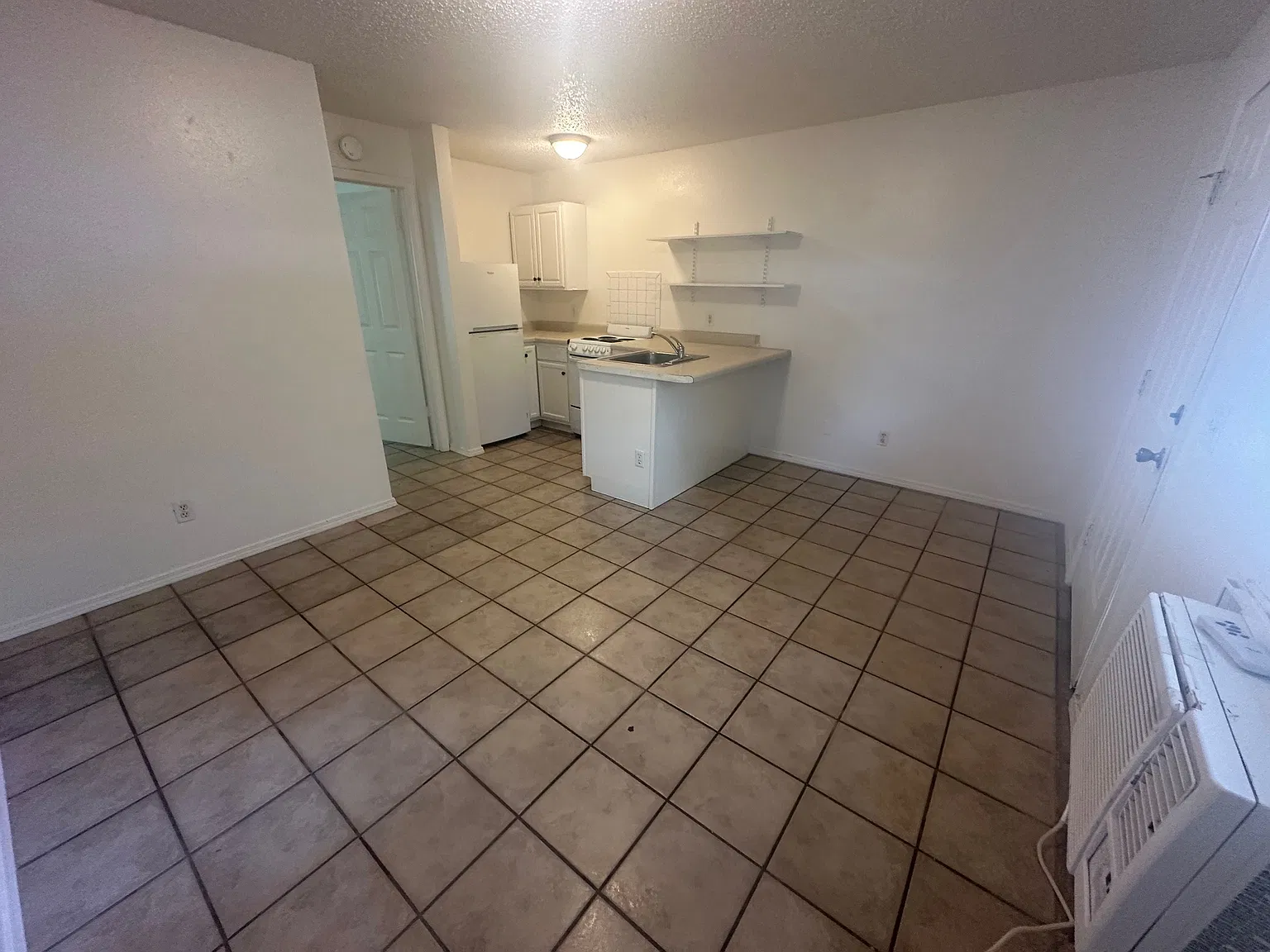 1 bed, 375 sqft, $775 — Photo 1