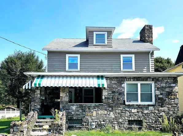 132 C St, Johnstown, PA 15906