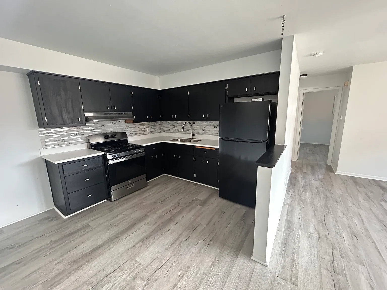 5821 Garrett Ln — Photo 3