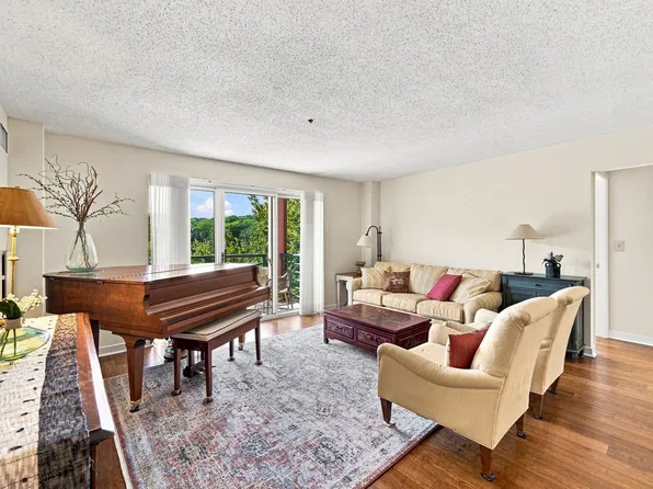 273 Cambridge Rd APT 505, Woburn, MA 01801