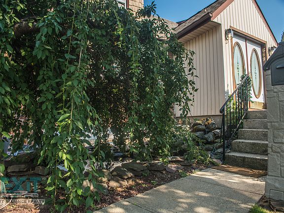 2nd image of 669 Arcadian Ave