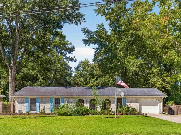 8431 Deerwood Dr, North Charleston, SC 29406