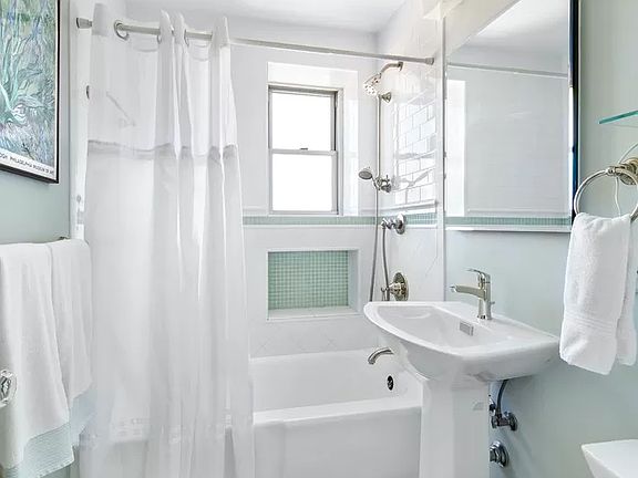 4th image of 345 E 86th St APT 20D