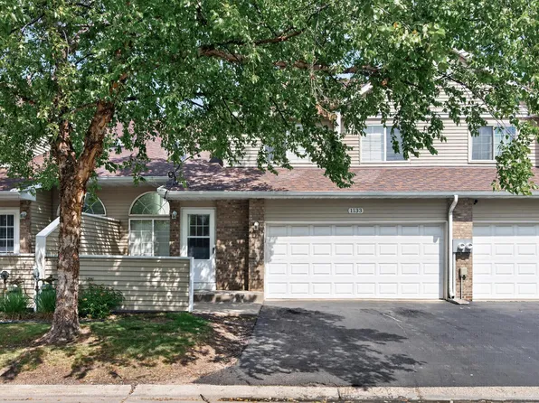 1133 Pecks Woods Dr, New Brighton, MN 55112