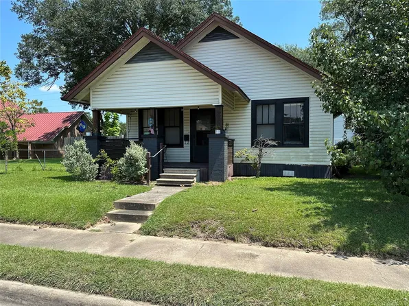 620 N 5th St, Silsbee, TX 77656