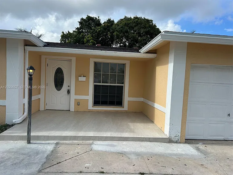 6701 SW 7th Pl — Photo 5