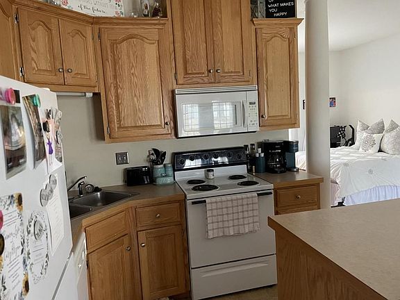 5th image of 706C Canterbury Dr