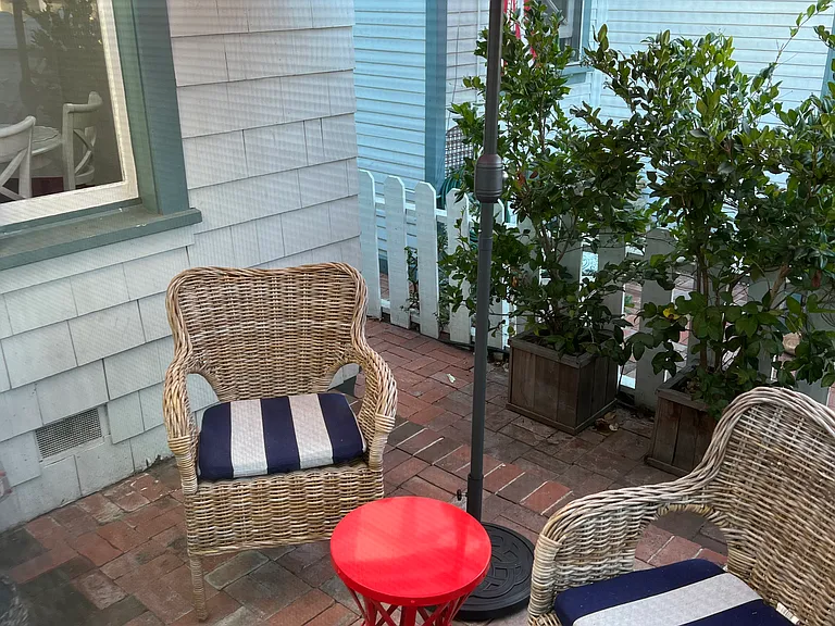 227 Apolena Ave — Photo 18