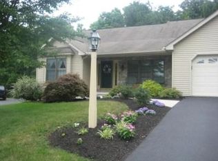 1232 Woodworth Dr, Lancaster, PA 17601