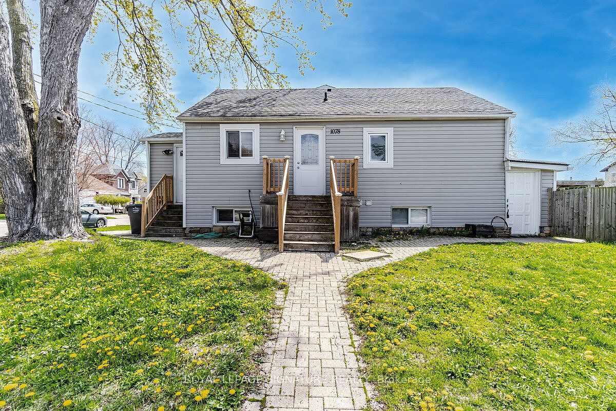 1078 Eastmount Ave 2, Mississauga, ON L5E 1Z3 Zillow