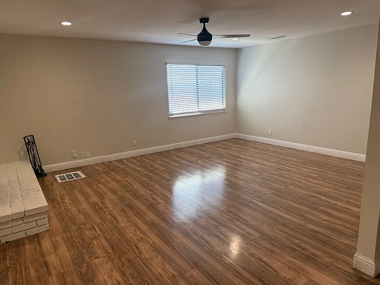 LIVING ROOM #2
