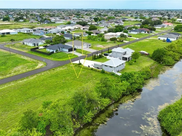 1025 NE 15th Ter, Cape Coral, FL 33909
