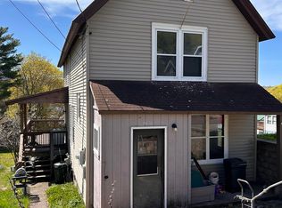 20909 3rd St, Hancock, MI 49930