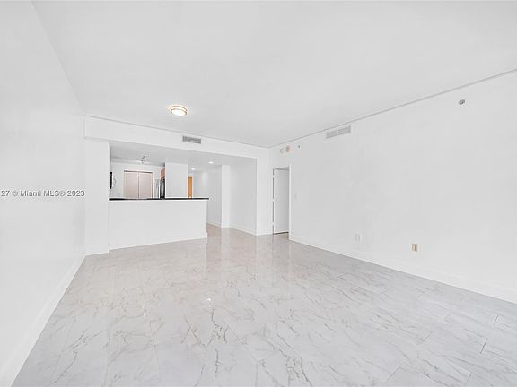 3rd image of 244 Biscayne Blvd APT 3704