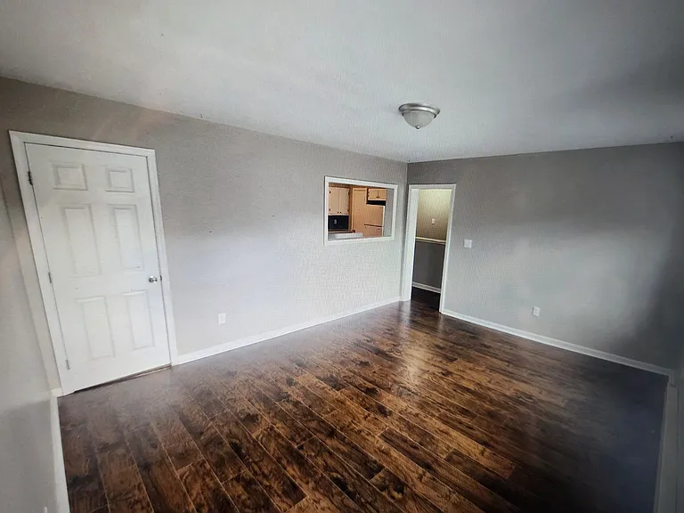 300-302 Curtin St #302B — Photo 3