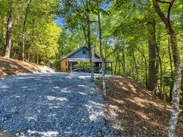 326 Honeysuckle Way, Blue Ridge, GA 30513