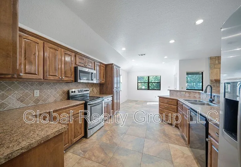 1634 Sunblossom Cir — Photo 22