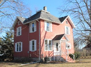 105 Field St, Mukwonago, WI 53149