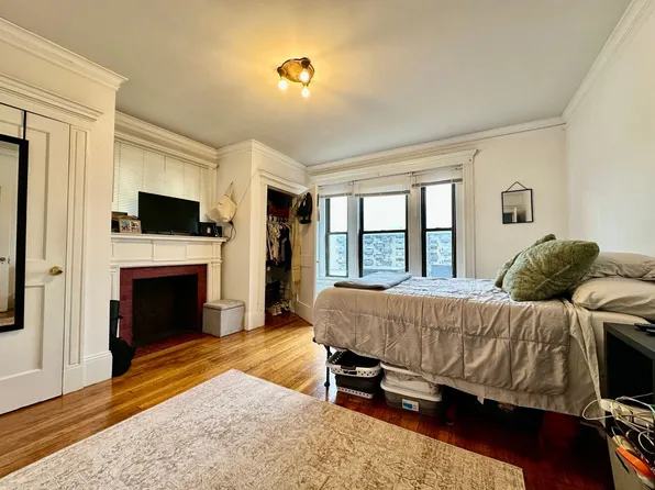 452 Park Dr, Boston, MA