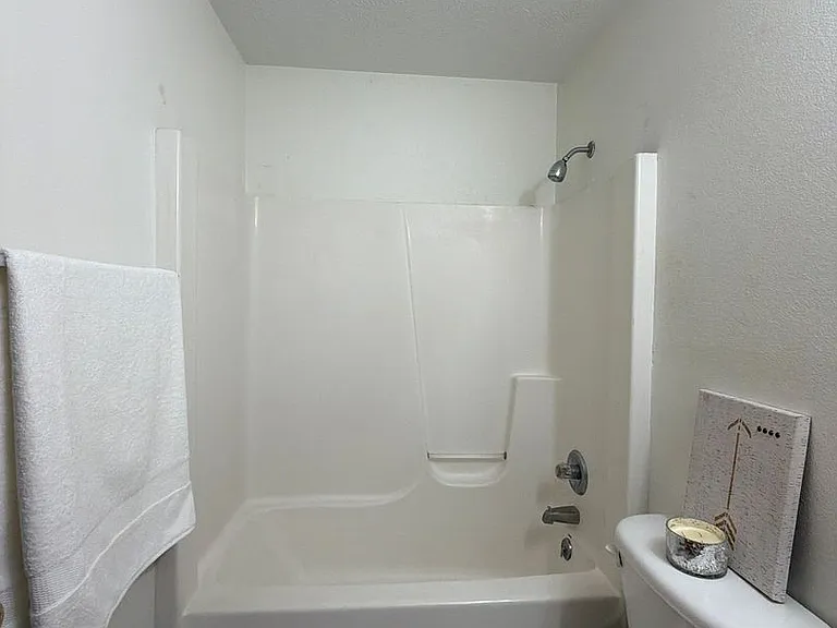 275 Woodridge Ct — Photo 28