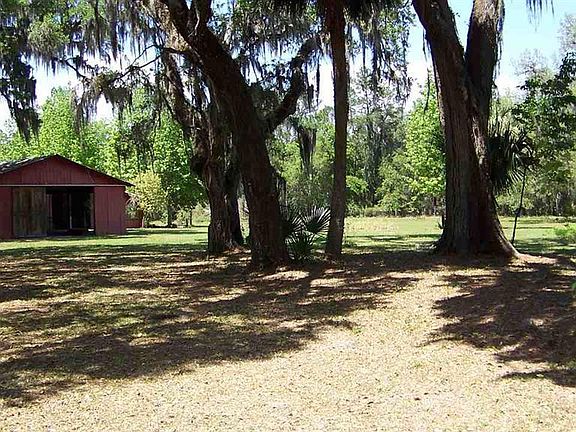 3rd image of 501 Putnam County Blvd E