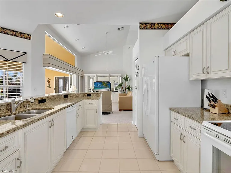 7100 Falcons Glen Blvd — Photo 15