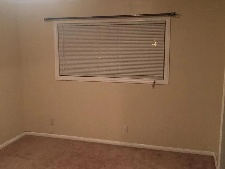 21529 Saticoy St #103 — Photo 10