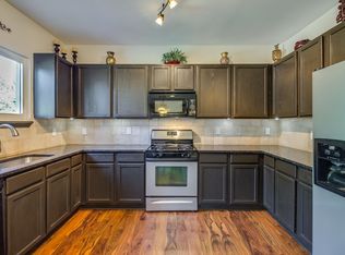 8007 Thornhill Dr, Ypsilanti, MI 48197