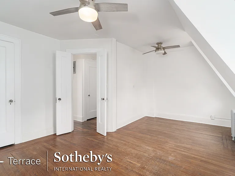 281 Burns St #2 — Photo 10