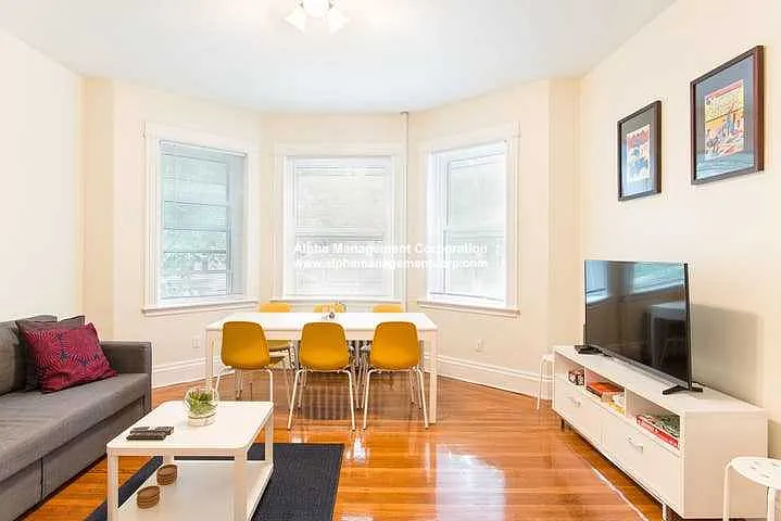 3 bed, $5,100 — Photo 2