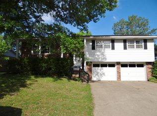 1611 Country Side Ln, Columbia, MO 65202