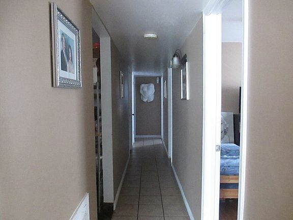 3rd image of 1217 N 32nd Ave