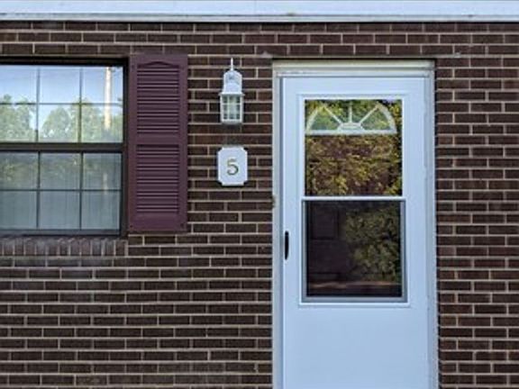 2nd image of 1935 E Central Ave APT 5