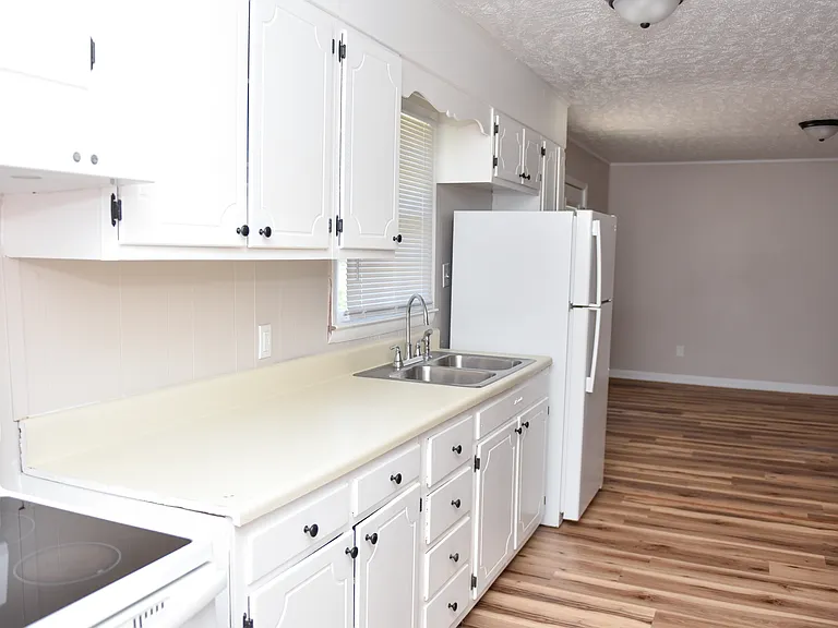2135 Nevada St — Photo 3