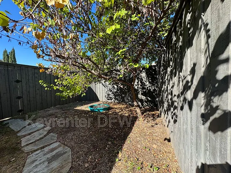 6213 Park Meadow Ln — Photo 37