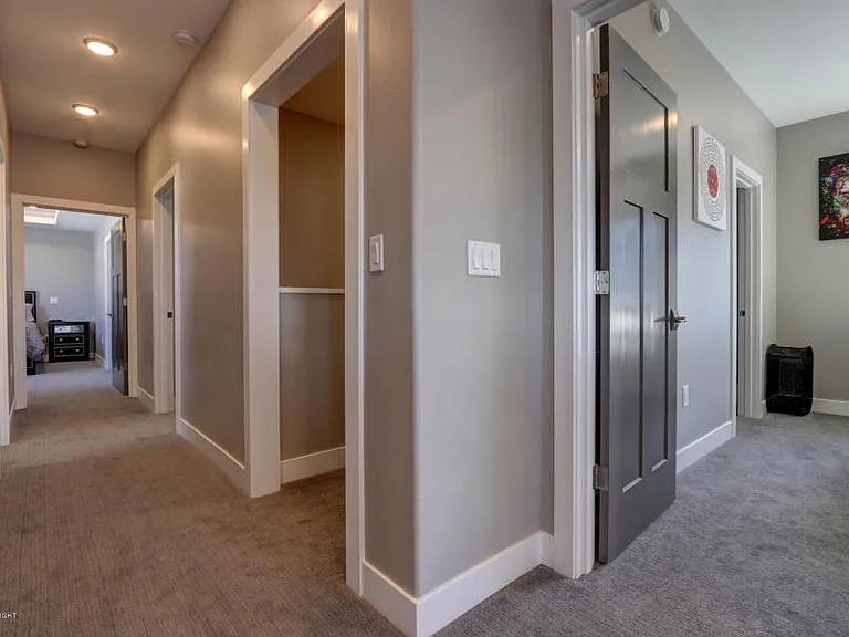 627 N St #4 — Photo 11
