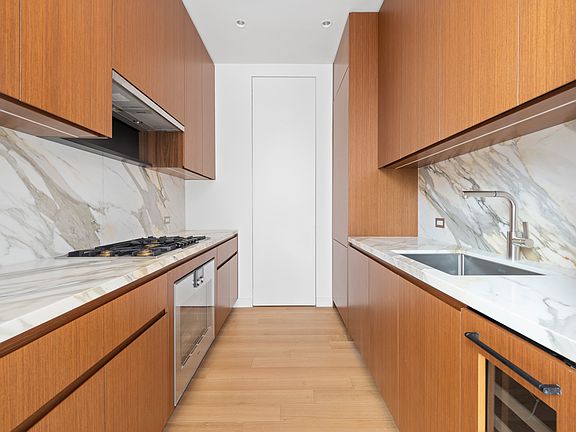 4th image of 15 E 30th St #21A