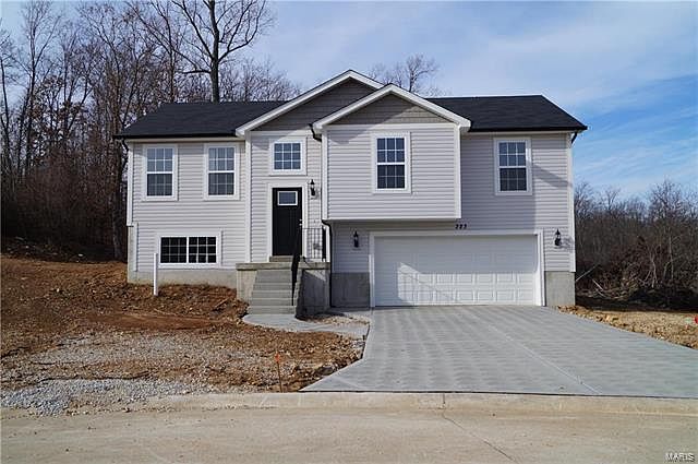 1st image of 323 Hawks Perch Pl