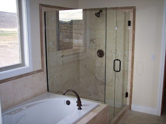Jetted Tub - Euro Shower