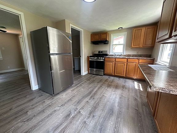 2nd image of 435 N 38th St