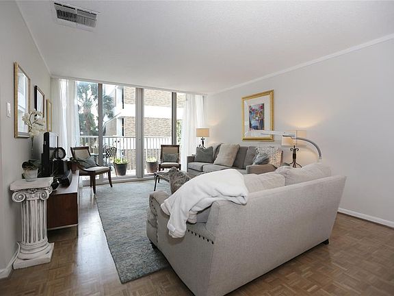 3rd image of 3600 Montrose Blvd Unit 205