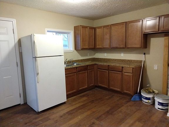 2nd image of 213 Wallace Dr