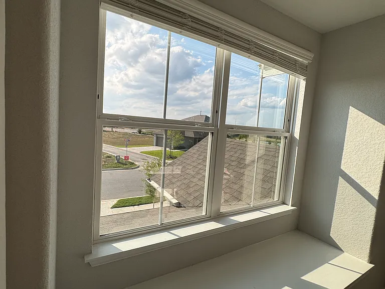 Marsh Ln — Photo 27