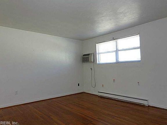 4th image of 9620 1st Bay St APT C