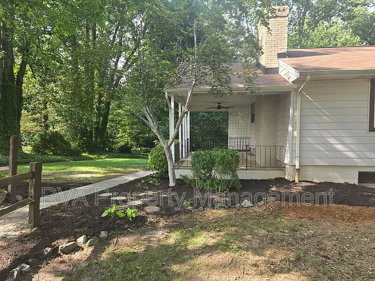 4476 Country Walk Ln — Photo 2