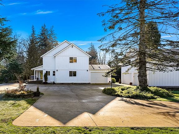 4th image of 8894 Giles Rd.