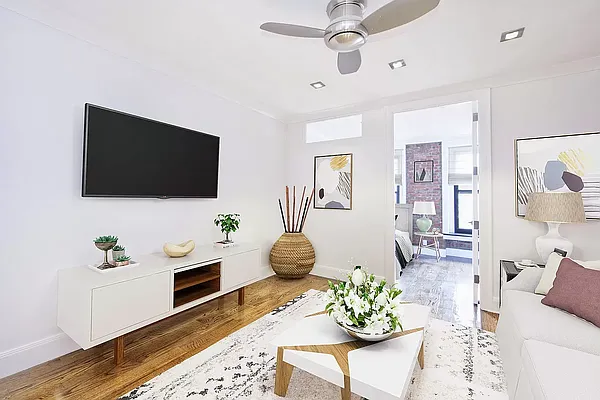 Rented by R New York | media 3