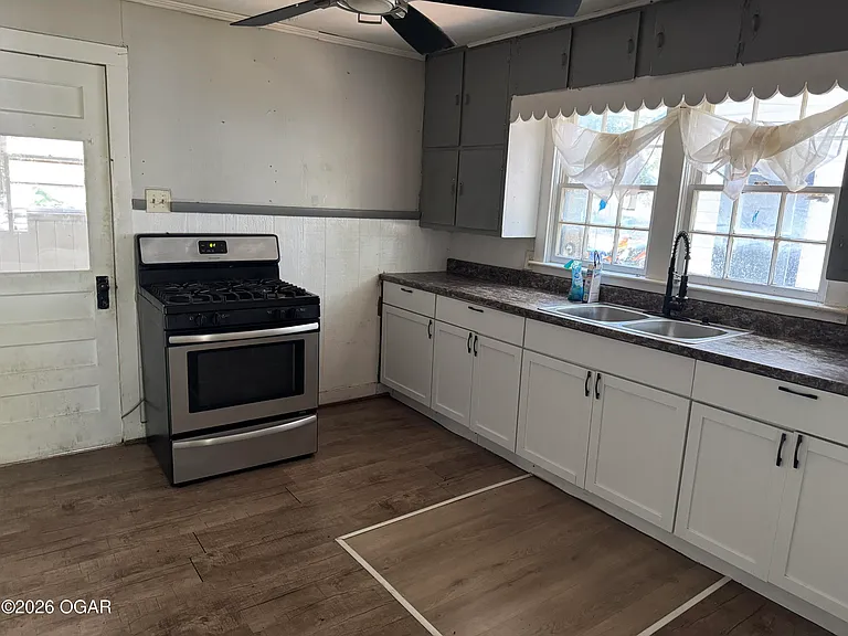 124 S Brownell Ave — Photo 3