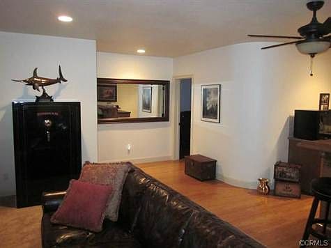 2nd image of 53918 Creekside Ln
